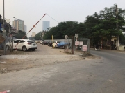 B&atilde;i đỗ xe th&ocirc;ng minh "đắp chiếu" ở phố Nguy&ecirc;n Hồng