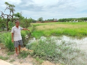 Khổ v&igrave; bị đ&ograve;i tiền tạm ứng