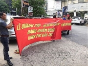 Chung cư 'tuyệt vọng' v&igrave; kh&ocirc;ng đ&ograve;i được quỹ bảo tr&igrave;