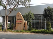 Đ&igrave;nh chỉ c&ocirc;ng tr&igrave;nh x&acirc;y dựng c&oacute; bảng ghi "Khu d&acirc;n cư Alibaba T&acirc;n Th&agrave;nh"