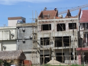 Bất động sản 24h: Tr&agrave;n lan x&acirc;y dựng kh&ocirc;ng ph&eacute;p