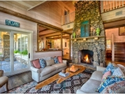 Trang trí nhà thêm ấm áp với gỗ tự nhiên